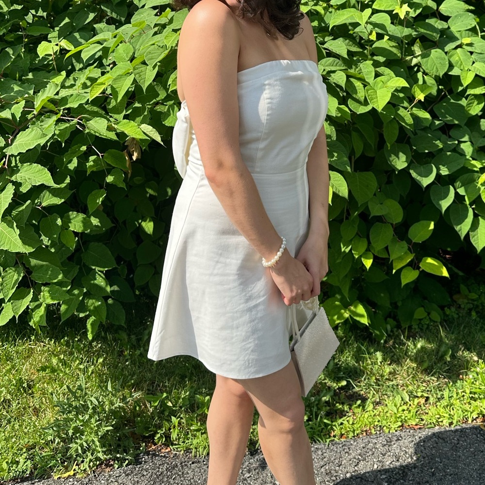 Elegant White Strapless Bow Dress